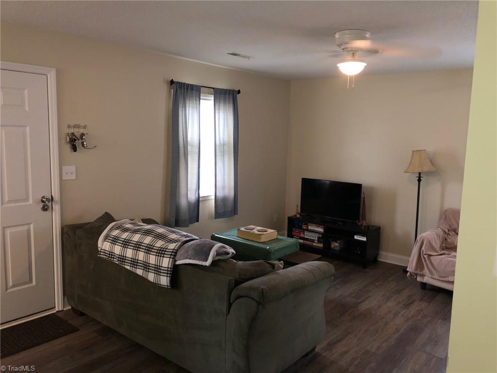 924 Meadowbrook Road Asheboro, NC 27203 - Photo 4 of 17 Gallery Image 4
