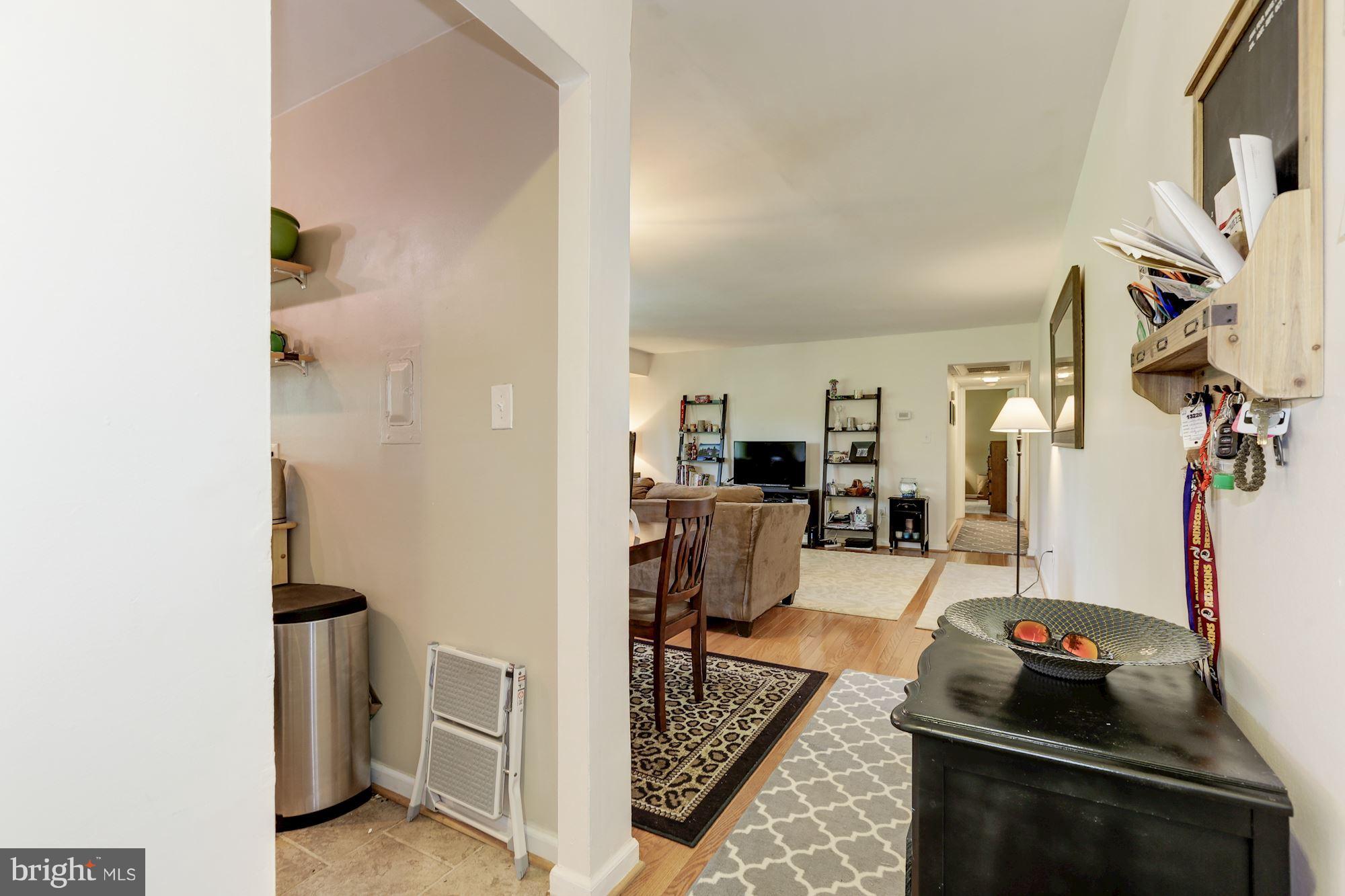 3210 South 28th Street, Unit 403 Alexandria, VA 22302 - Photo 2 of 19 Foyer/Entrance