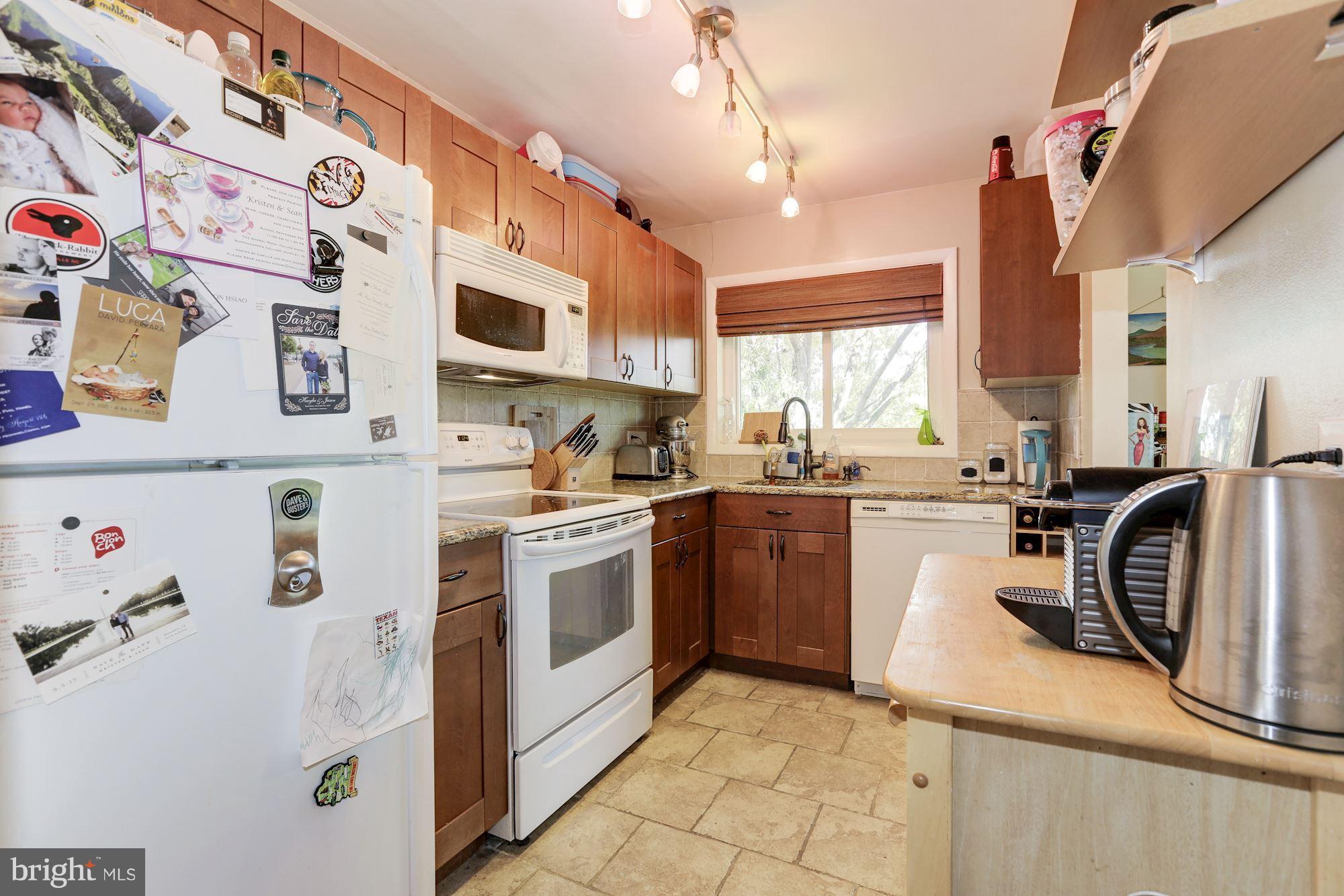 3210 South 28th Street, Unit 403 Alexandria, VA 22302 - Photo 3 of 19 Kitchen