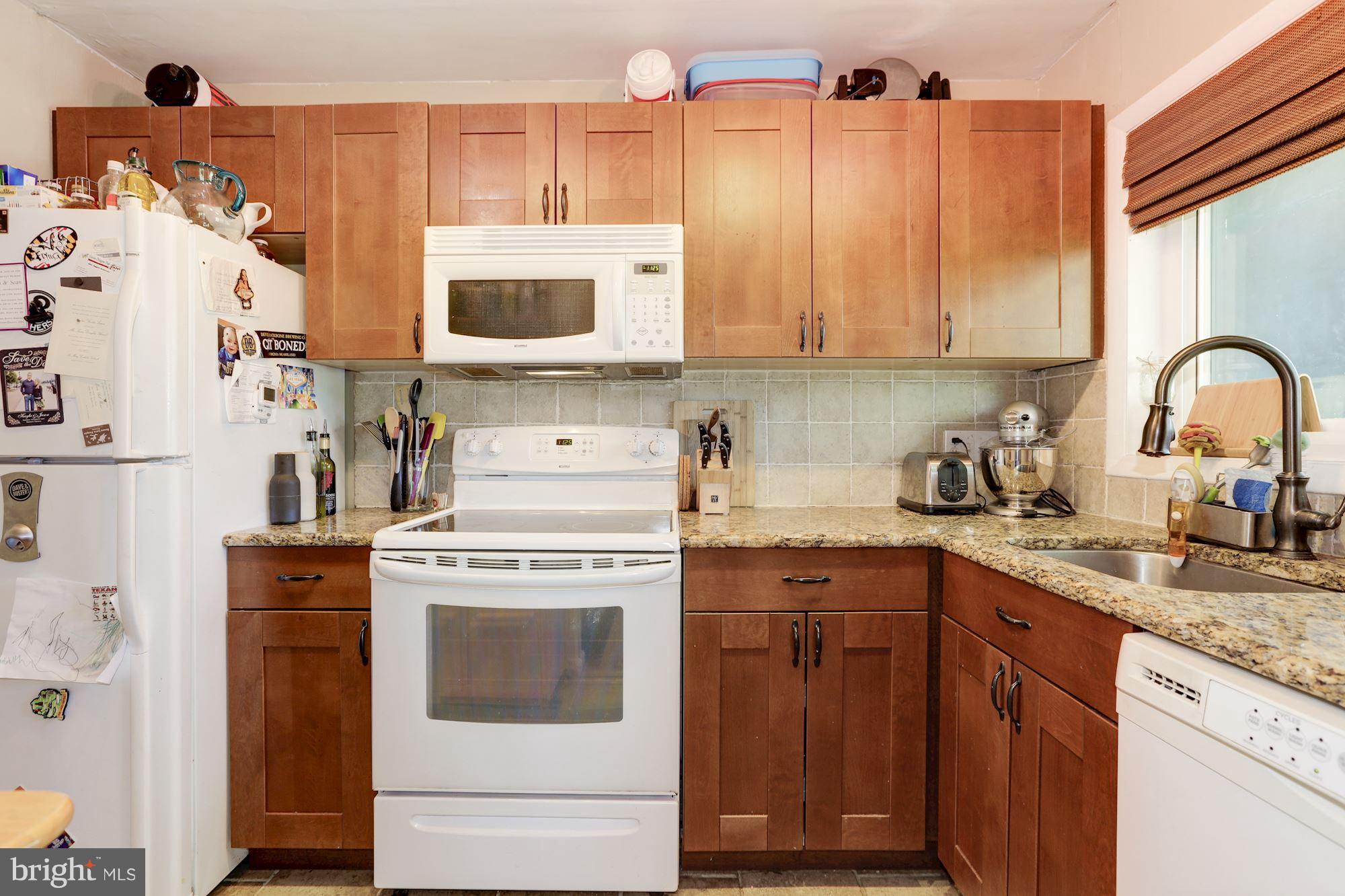 3210 South 28th Street, Unit 403 Alexandria, VA 22302 - Photo 5 of 19 Kitchen