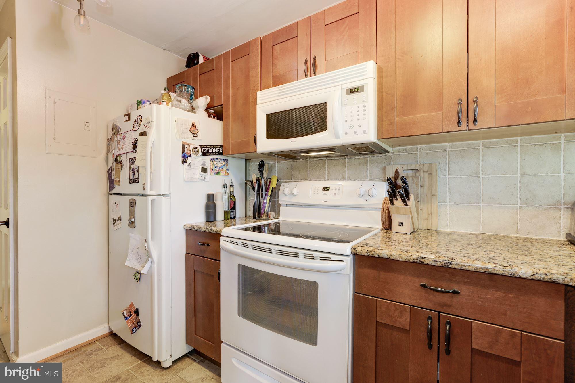 3210 South 28th Street, Unit 403 Alexandria, VA 22302 - Photo 6 of 19 Kitchen