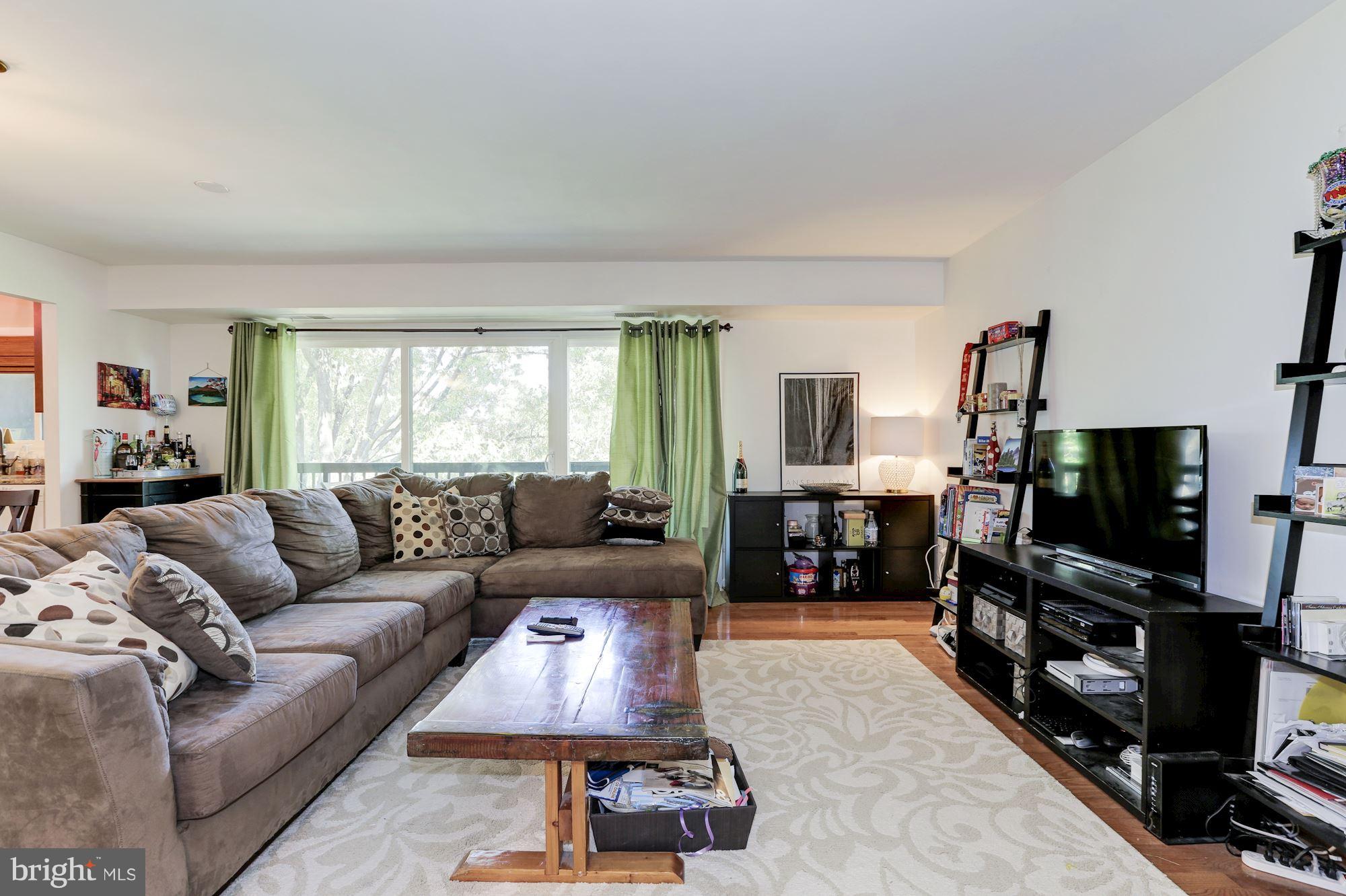 3210 South 28th Street, Unit 403 Alexandria, VA 22302 - Photo 10 of 19 Living Room
