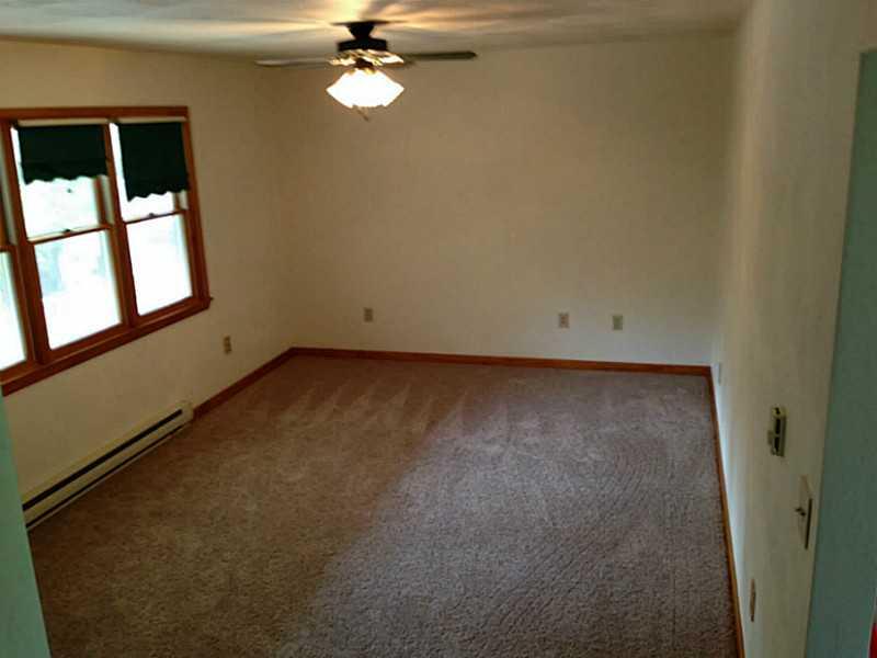 889 Strangford Road Blairsville, PA 15717 - Photo 9 of 17 Living Room.