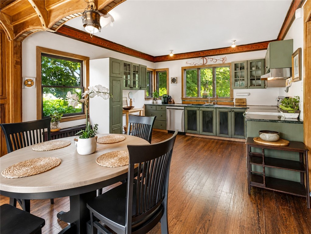 219 Nanaquaket Road Tiverton, RI 02878 - Photo 17 of 50