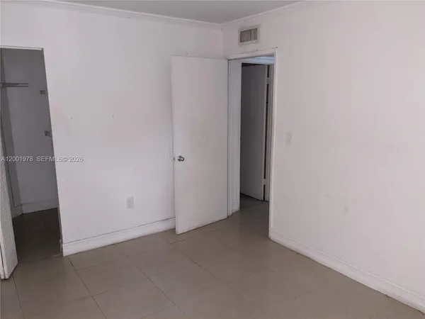 $2,000 | 7125 Northwest 186th Street, Unit B209, Hialeah, FL 33015