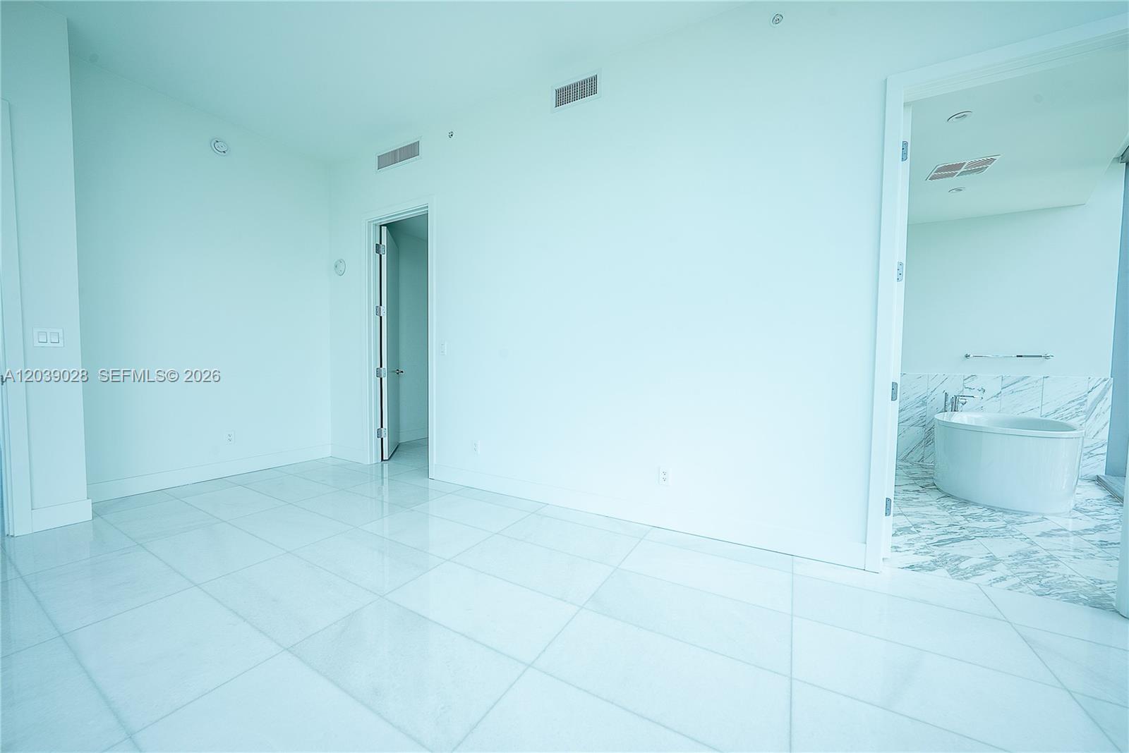 175 Southeast 25th Road, Unit 2704 Miami, FL 33129 - Photo 6 of 26