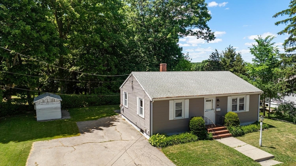26 Linden Road Gloucester, MA 01930 - Photo 2 of 30
