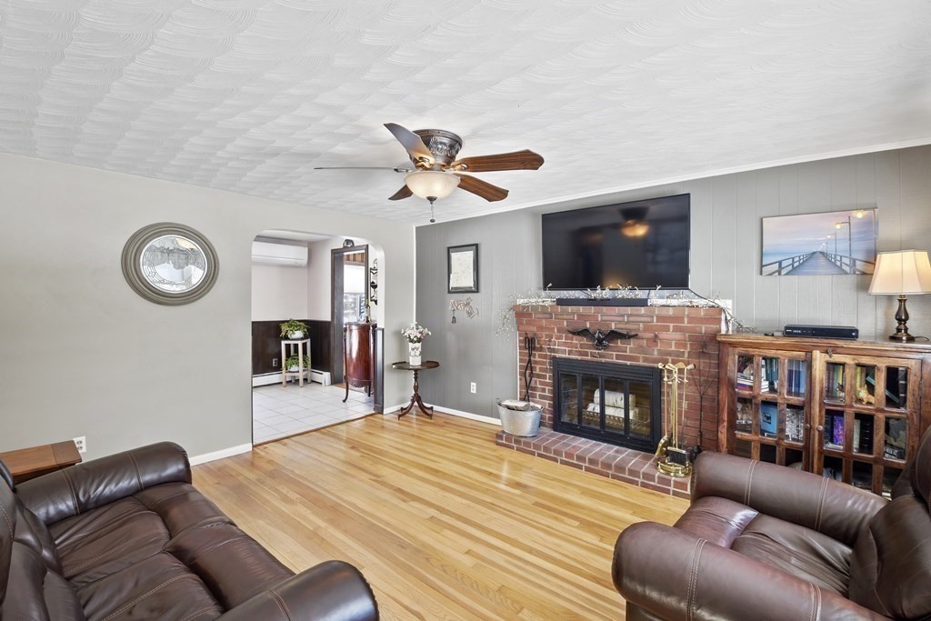 37 County Road Andover, MA 01810 - Photo 5 of 26