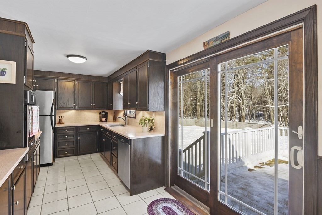 37 County Road Andover, MA 01810 - Photo 9 of 26