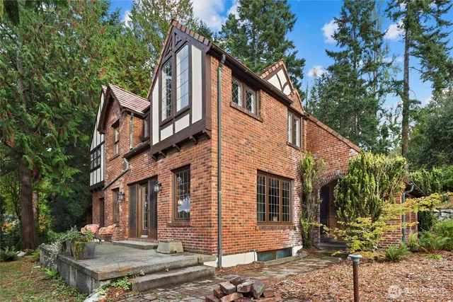 $1,950,000 | 16349 Maplewild Avenue Southwest, Burien, WA 98166