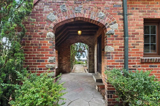 $1,950,000 | 16349 Maplewild Avenue Southwest, Burien, WA 98166