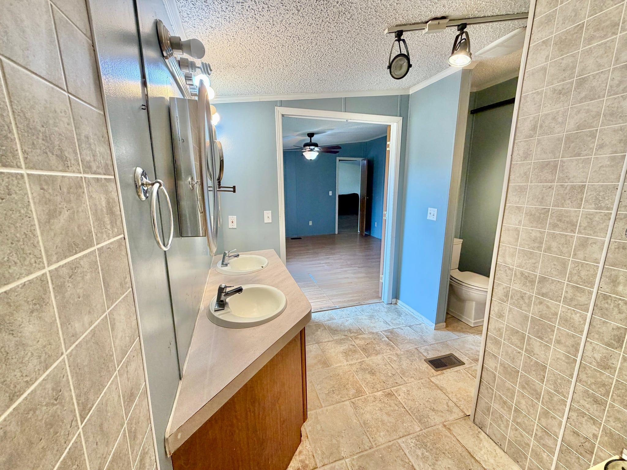 713 Miller Station Road Carlisle, KY 40311 - Photo 23 of 50 Primary Bathroom