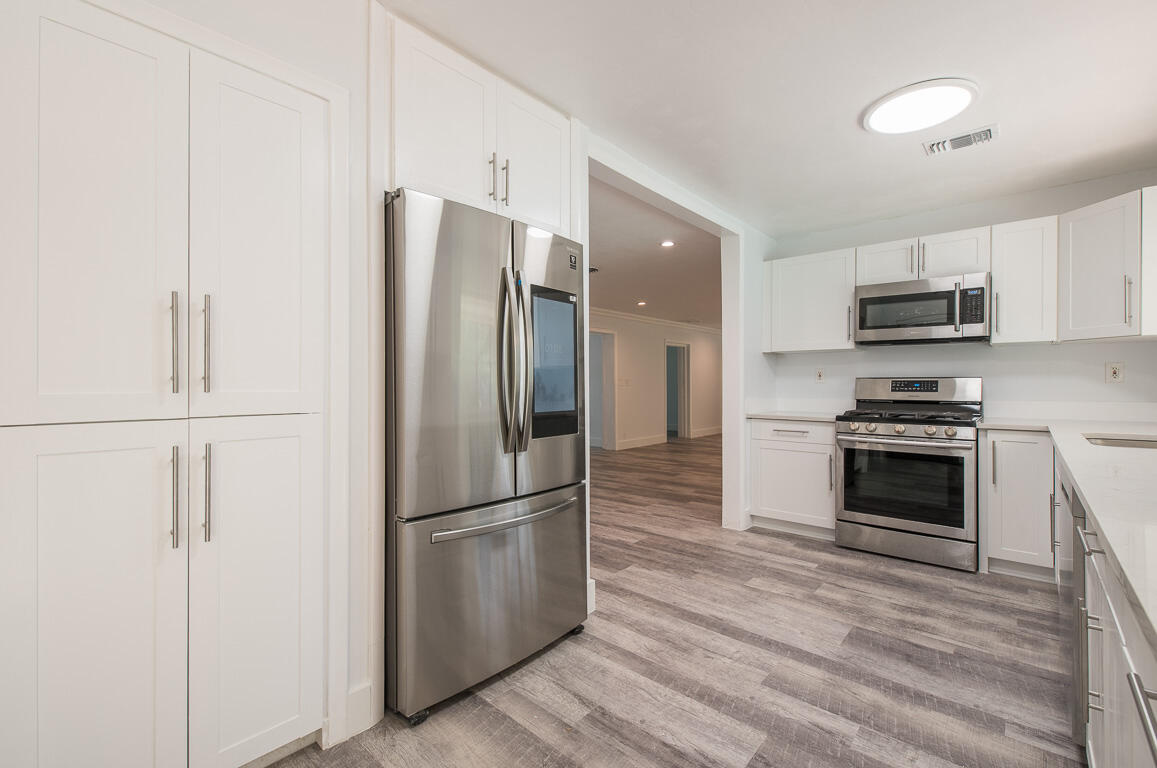 750 Southwest 3rd Street Boca Raton, FL 33486 - Photo 10 of 30 750 SW 3rd Street-18