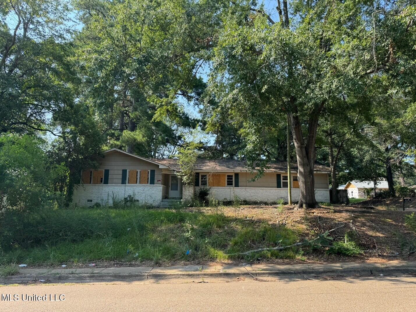 831 Raymond Road Jackson, MS 39204 - Photo 1 of 10 IMG_0895