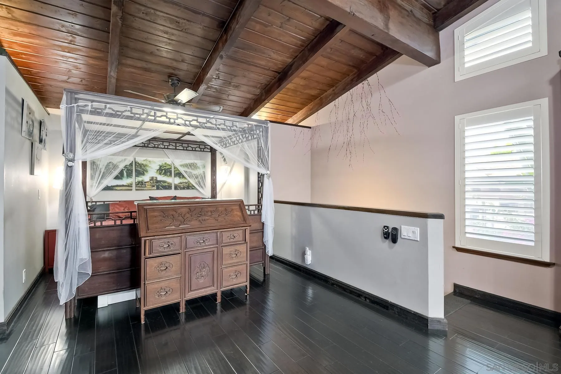 536 Saxony Road Encinitas, CA 92024 - Photo 27 of 57 a room with furniture and window