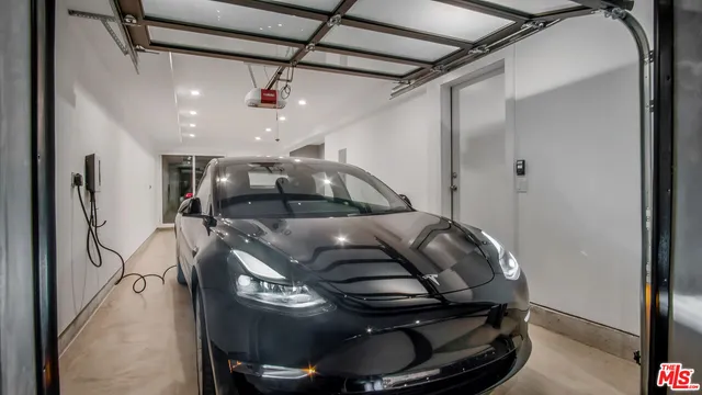 a view of a livingroom with furniture