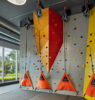 $8,479 | 60 Wharf Drive, Unit 828 | Greenpoint