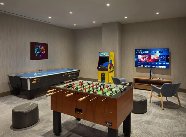 $8,479 | 60 Wharf Drive, Unit 828 | Greenpoint