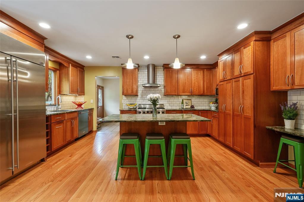 720 Maxwell Place Ridgewood, NJ 07450 - Photo 8 of 35
