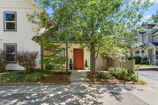 $435,000 | 923 Bellview Avenue, Unit 2, Ashland, OR 97520