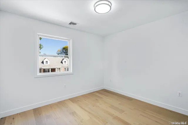 $1,438,000 | 23 Flower Lane, New Hyde Park, NY 11040