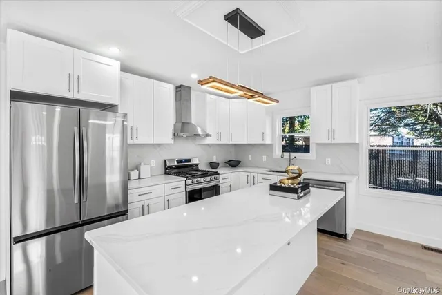 $1,438,000 | 23 Flower Lane, New Hyde Park, NY 11040