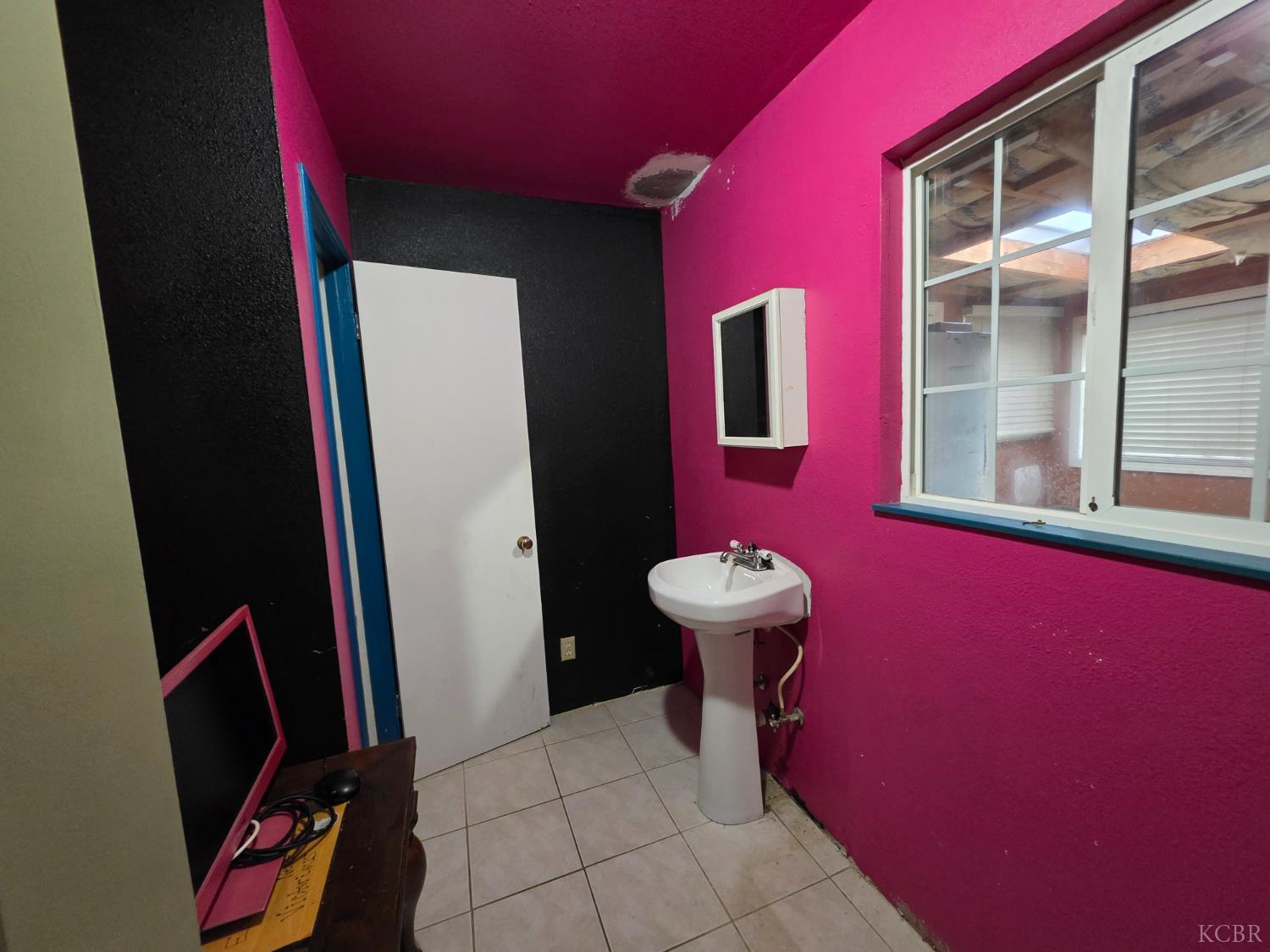 275 Ida Way Hanford, CA 93230 - Photo 15 of 21 a view of bathroom with a sink