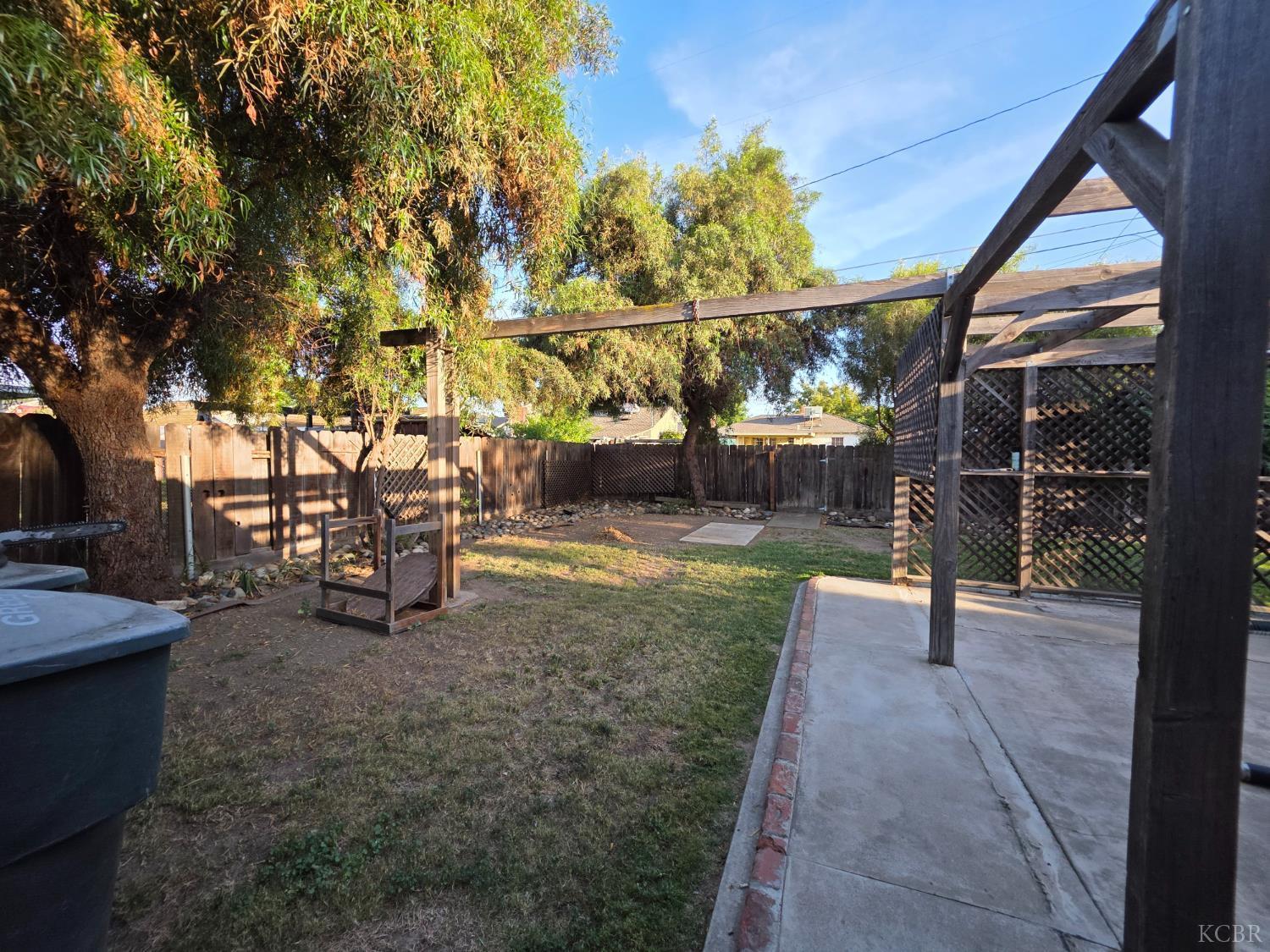 275 Ida Way Hanford, CA 93230 - Photo 16 of 21 a view of outdoor space