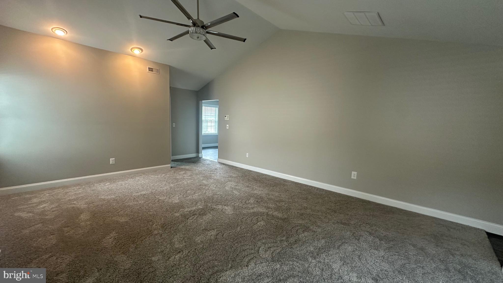 4 Fireside Circle Columbus, NJ 08022 - Photo 3 of 18