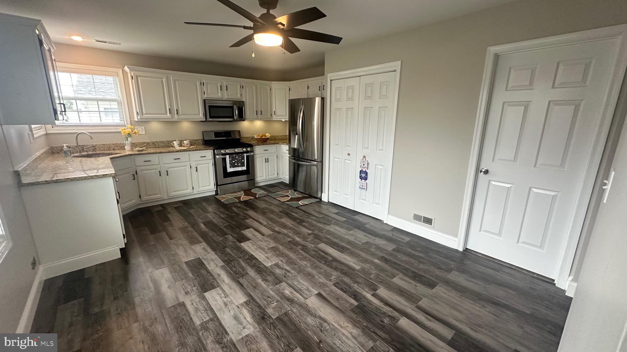 4 Fireside Circle Columbus, NJ 08022 - Photo 4 of 18