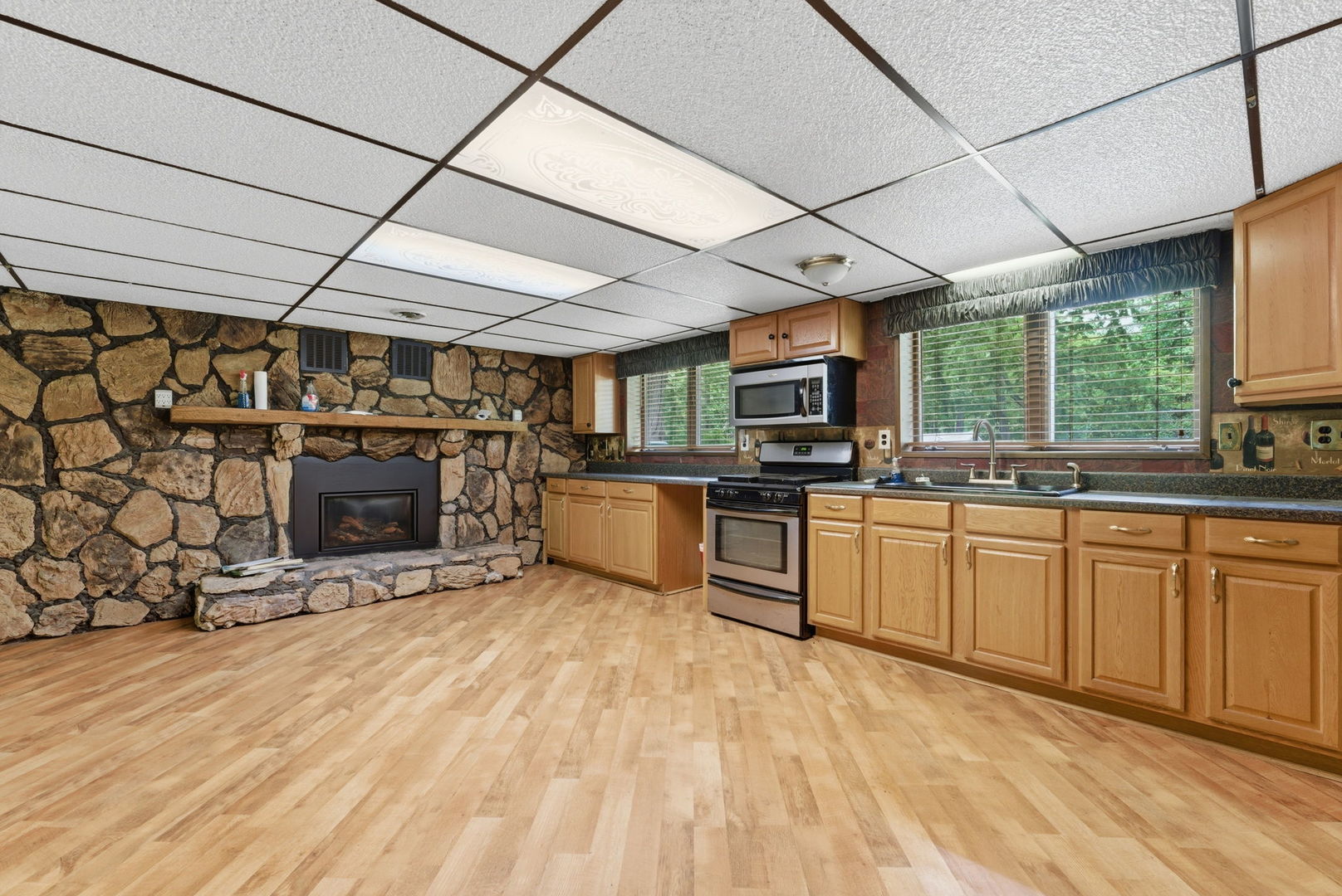 3001 2nd Street Moline, IL 61265 - Photo 20 of 36