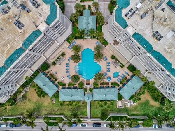 $10,000 | 230 Ocean Grande Boulevard, Unit 802, Jupiter, FL 33477
