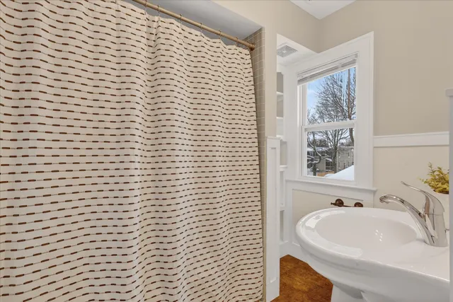 $339,900 | 1024 Chatham Street Northwest, Grand Rapids, MI 49504