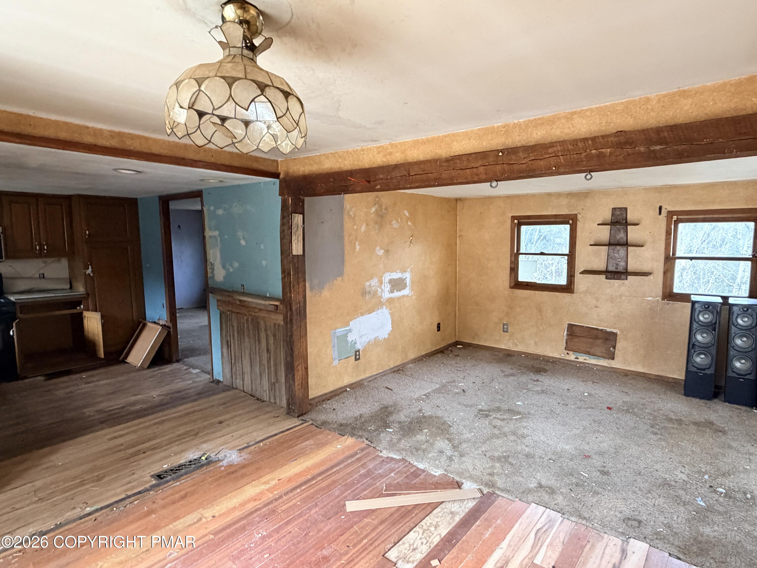 260 Creek Road Wapwallopen, PA 18660 - Photo 12 of 113 Living room dinning area