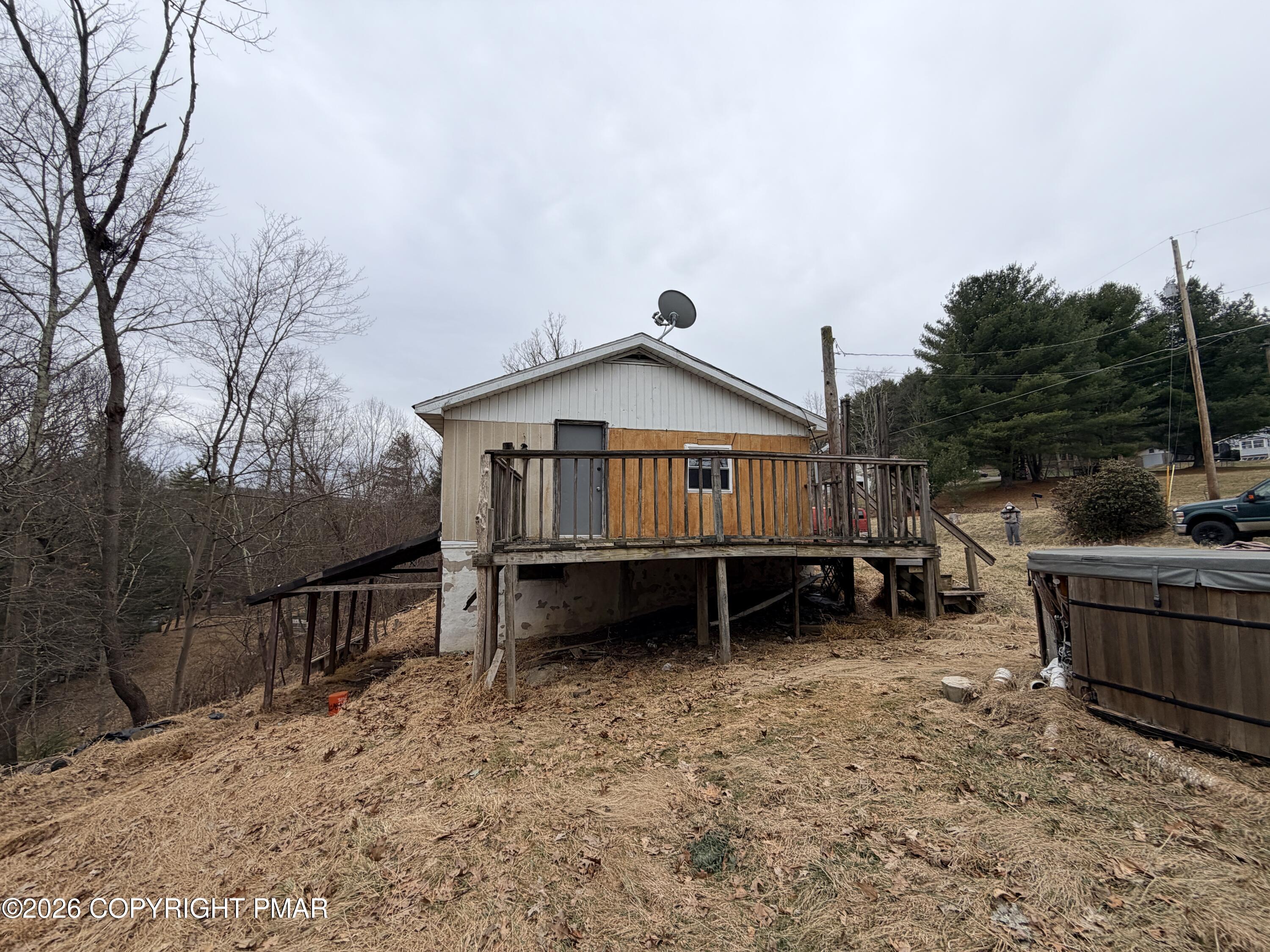 260 Creek Road Wapwallopen, PA 18660 - Photo 4 of 113 Deck
