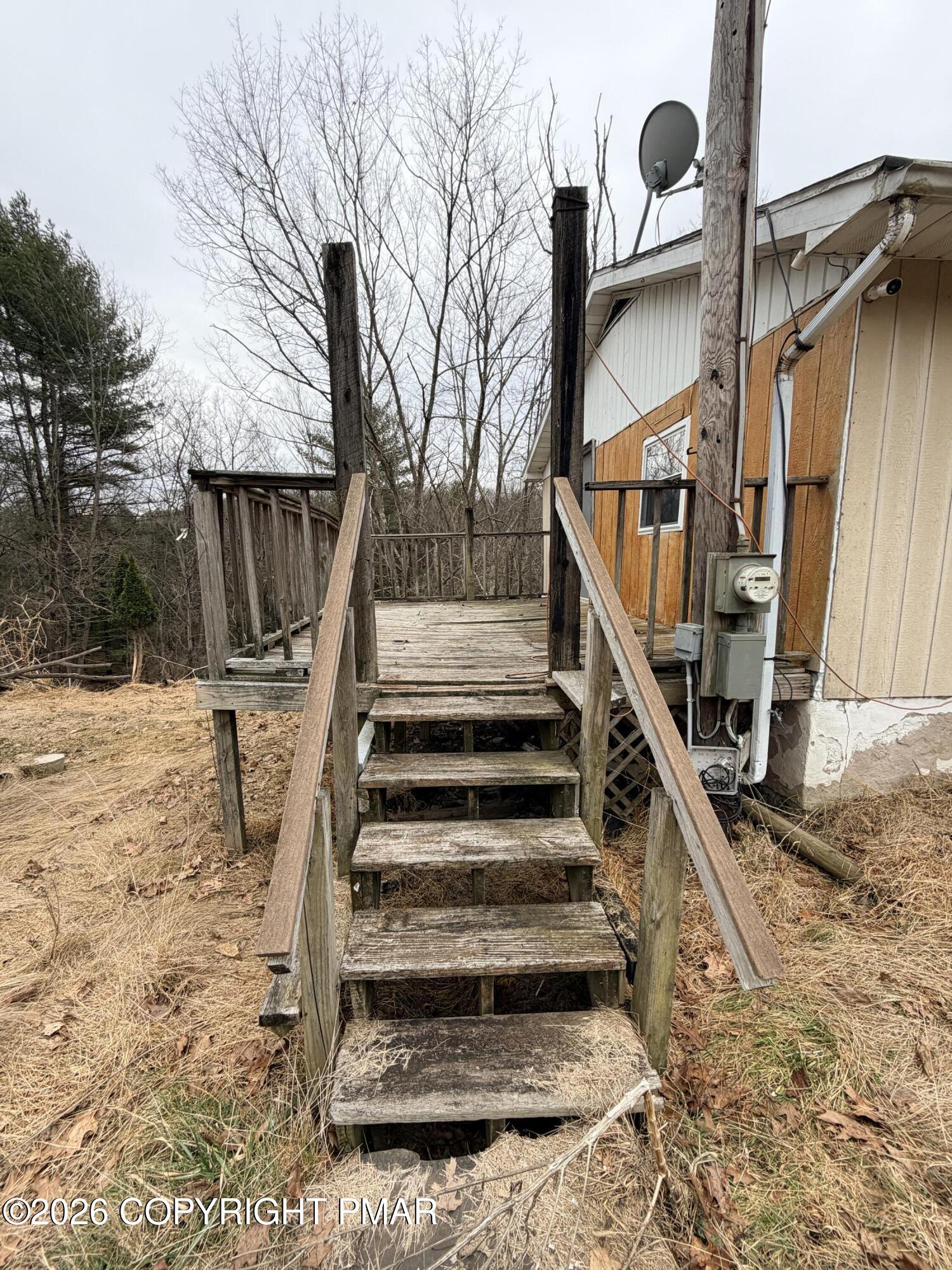 260 Creek Road Wapwallopen, PA 18660 - Photo 61 of 113 Deck stairs