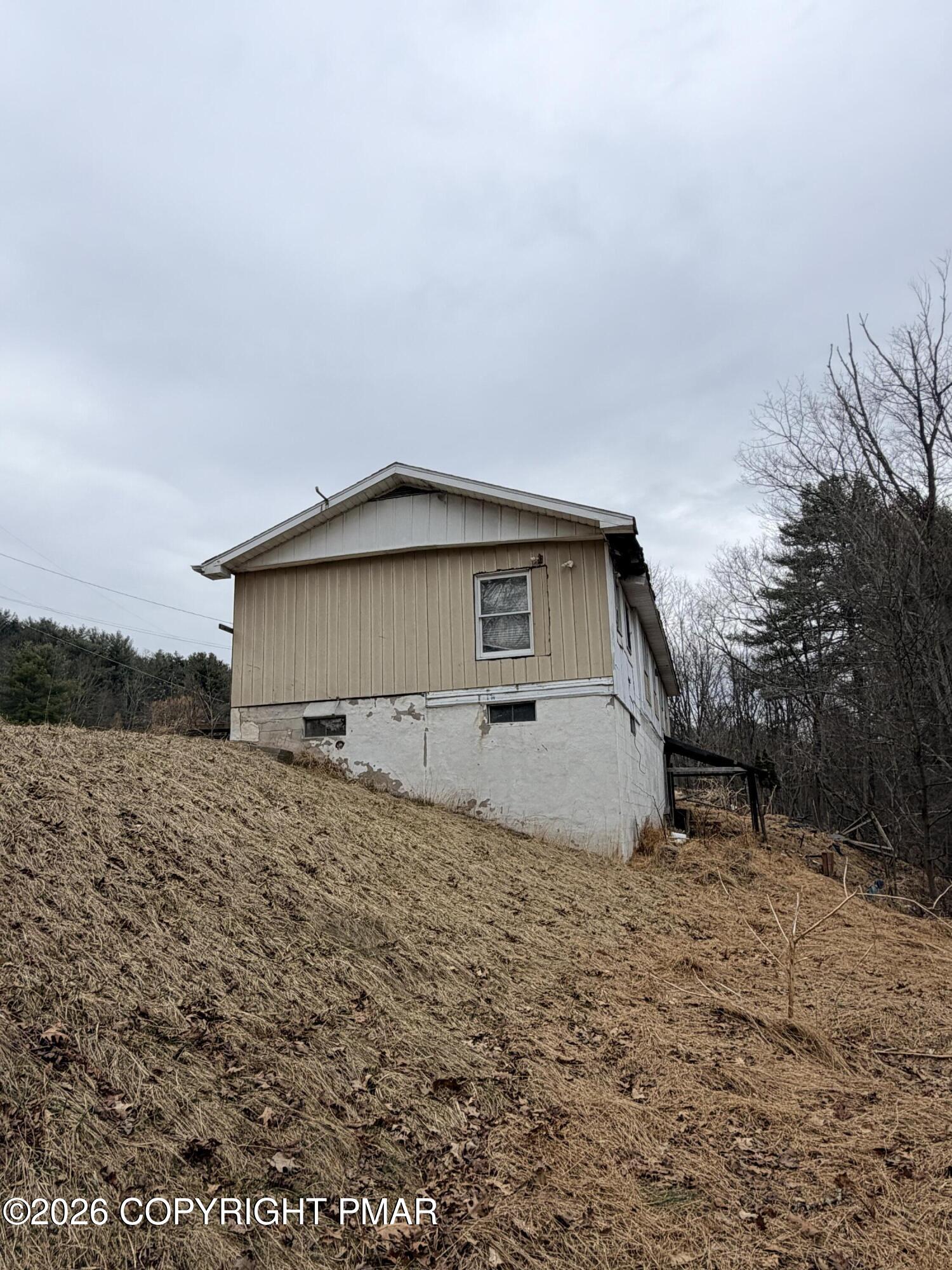 260 Creek Road Wapwallopen, PA 18660 - Photo 67 of 113 Right side