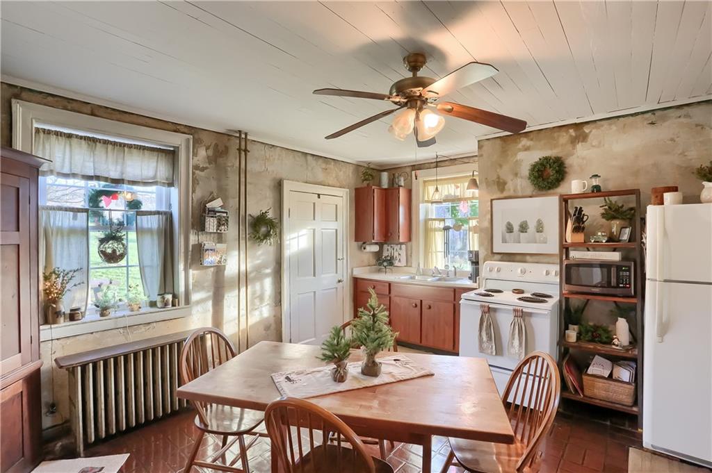 748 Pleasant Valley Road Connellsville, PA 15425 - Photo 4 of 25