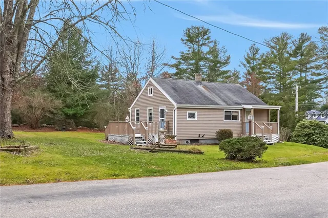 $375,000 | 86 Laurel Lane, South Kingstown, RI 02892