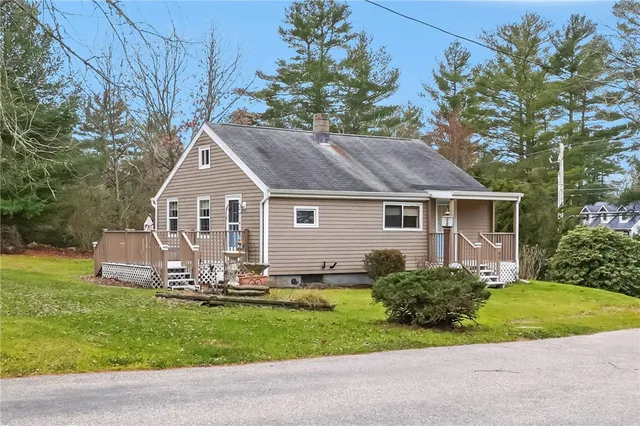 $375,000 | 86 Laurel Lane, South Kingstown, RI 02892