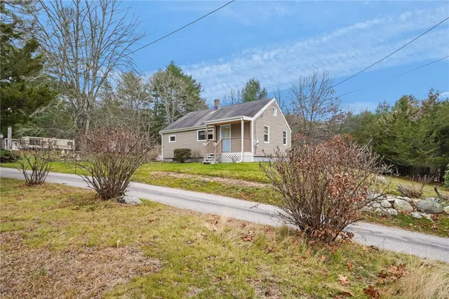 $375,000 | 86 Laurel Lane, South Kingstown, RI 02892