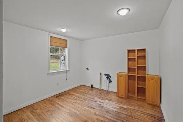 $375,000 | 86 Laurel Lane, South Kingstown, RI 02892