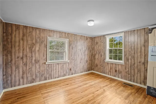 $375,000 | 86 Laurel Lane, South Kingstown, RI 02892