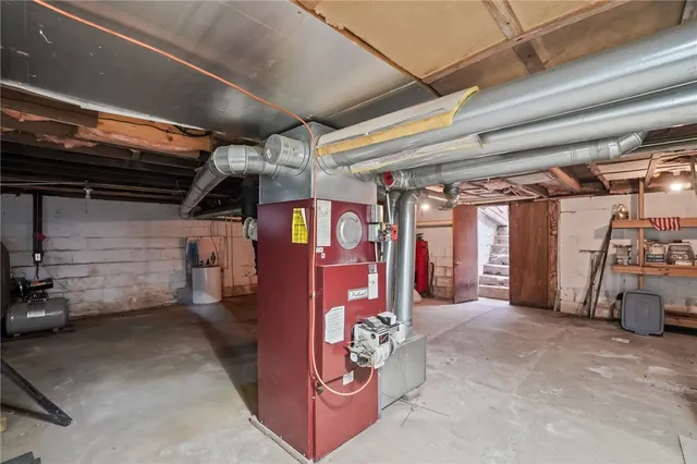 $375,000 | 86 Laurel Lane, South Kingstown, RI 02892