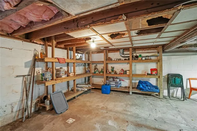 $375,000 | 86 Laurel Lane, South Kingstown, RI 02892