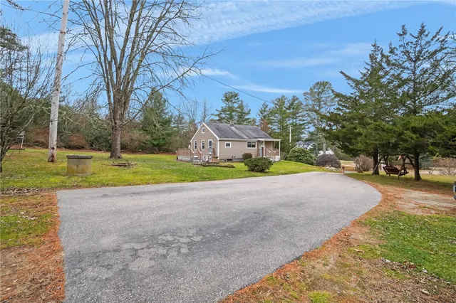 $375,000 | 86 Laurel Lane, South Kingstown, RI 02892
