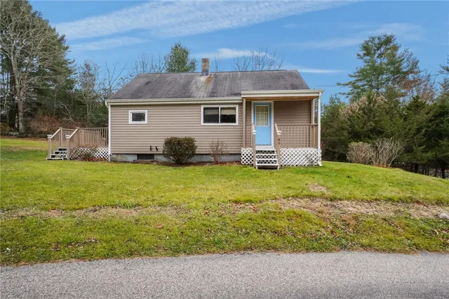 $375,000 | 86 Laurel Lane, South Kingstown, RI 02892