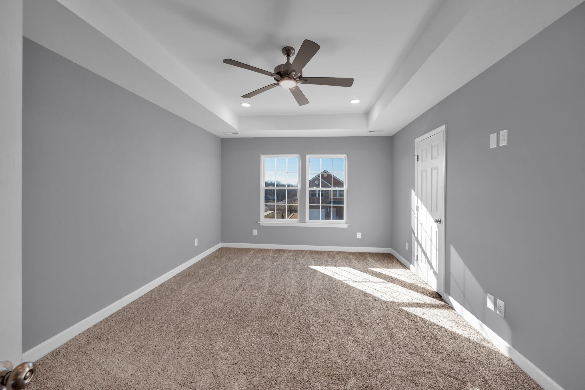 889 Blessing Way Gallatin, TN 37066 - Photo 33 of 37 a view of a livingroom with a ceiling fan and window