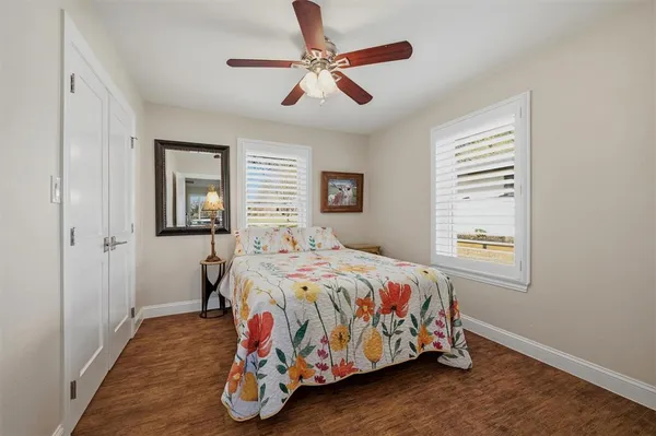 $995,000 | 519 Kiowa Drive West, Lake Kiowa, TX 76240