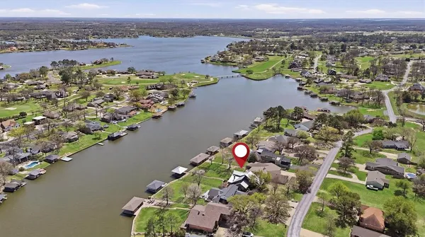 $995,000 | 519 Kiowa Drive West, Lake Kiowa, TX 76240